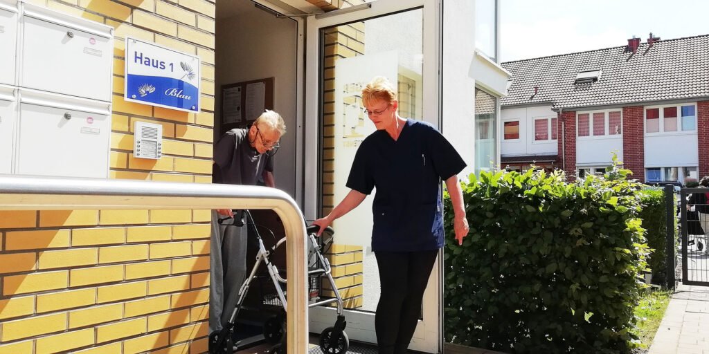 flegekosten - Details zu den Kosten der Altenpflege, einschließlich Heimkosten, ambulante Pflege und Pflege zu Hause.